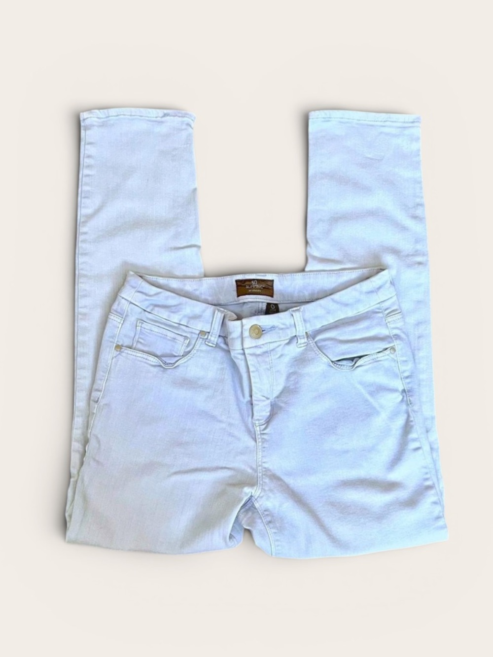 NWOT Super light wash mid rise skinny jeans